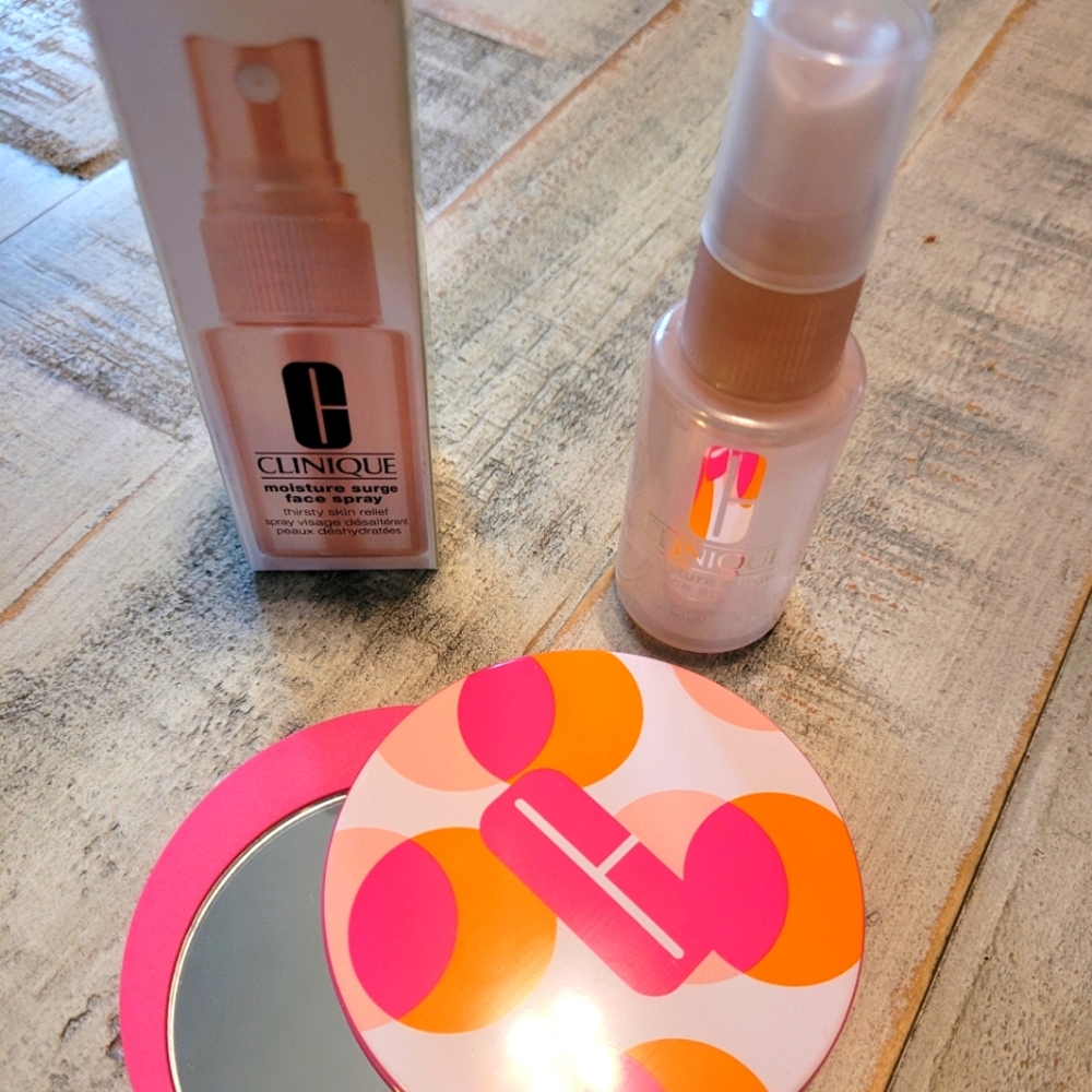 New Clinique Moisture Surge Spray 1.0 fl oz, w new Clinique Mirror